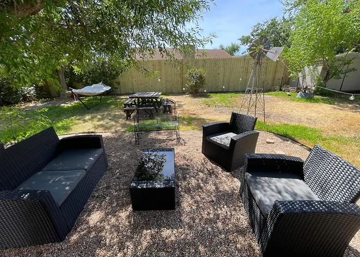 Holiday home Super Comfy With Hot Tub! Round Rock